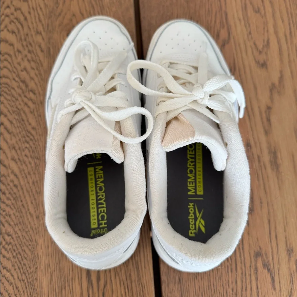 Reebok Women's Club MEMT Sneaker - Picture 4 of 6